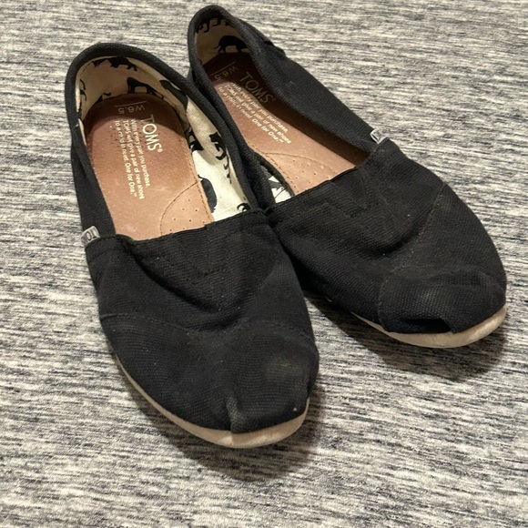 Toms Slip Ons Size 6.5 Ladies - Picture 3 of 5